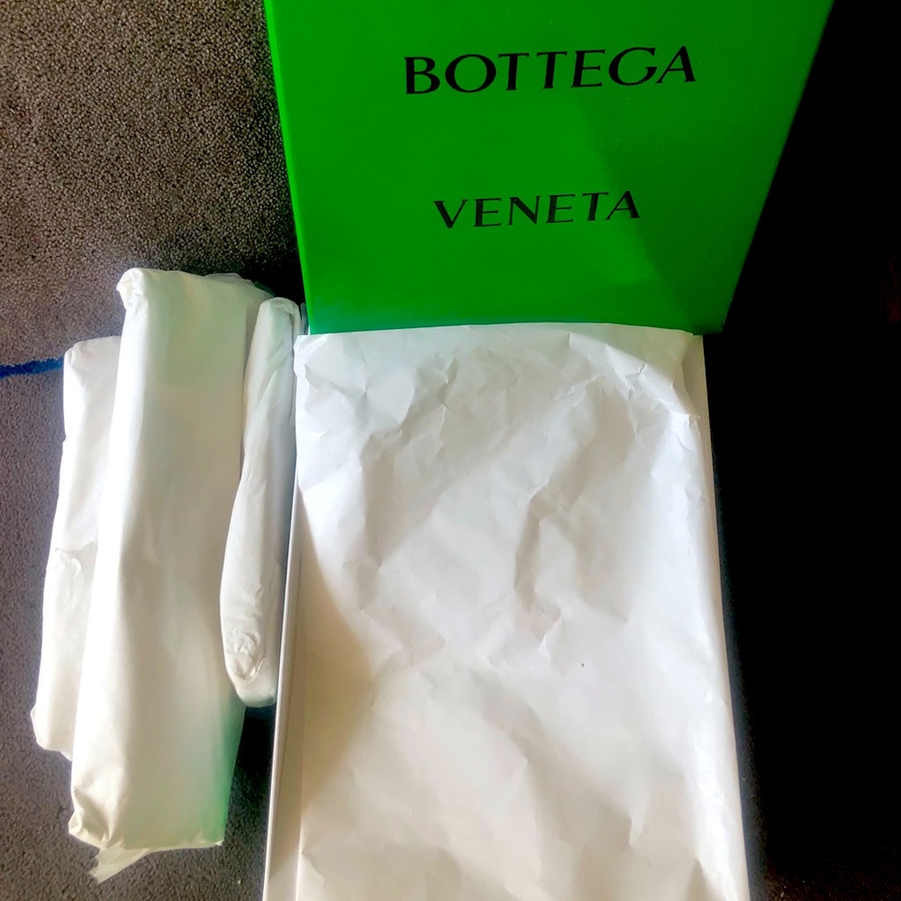 EMPTY Bottega Veneta 12.5 x 8 Shoe Box With Wrapping Paper